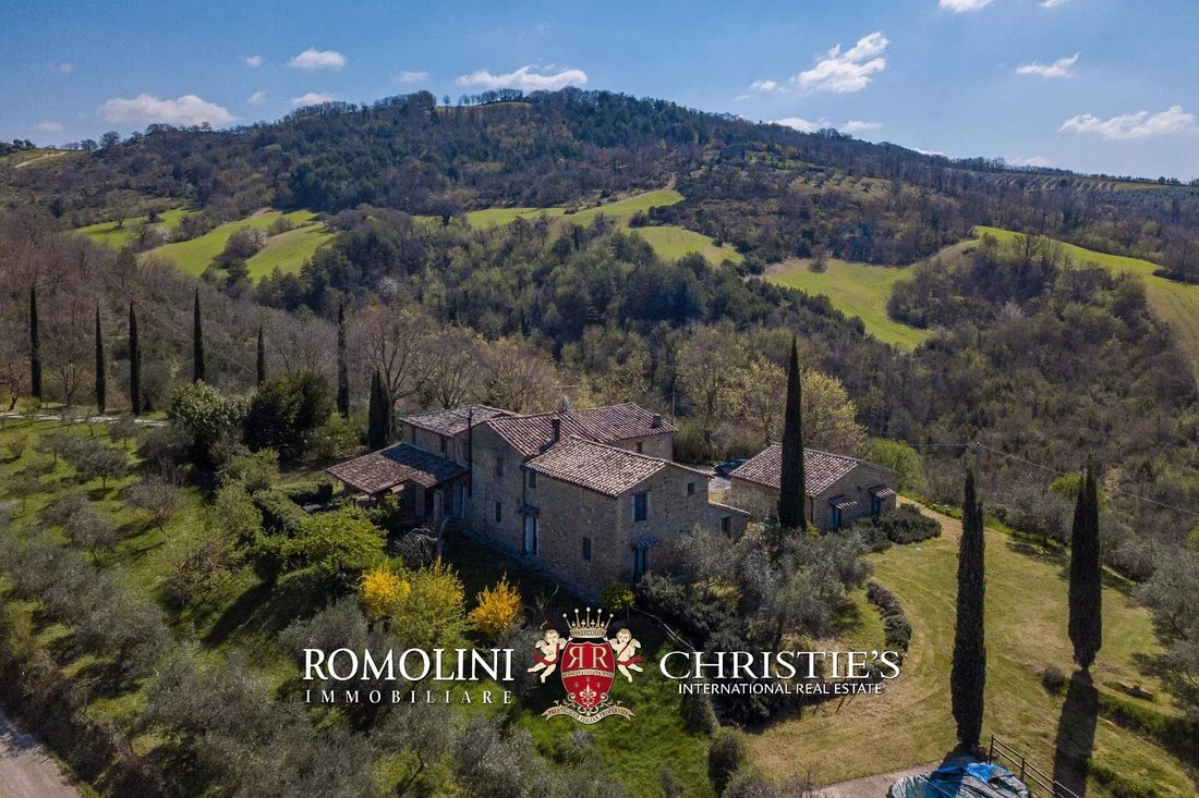 Panoramic Country House For Sale In Umbria, Italy In Umbria, Italy For ...
