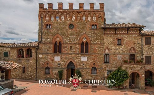 Medieval Castle For Sale Between Chianti And Valdambra, Tuscany