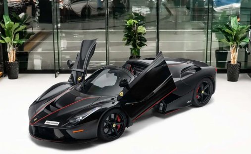 Ferrari LaFerrari  2017 in United Arab Emirates 1