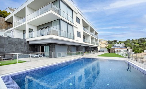 Apartment in Praia dos Pescadores, Olhos de Agua, Portugal 1