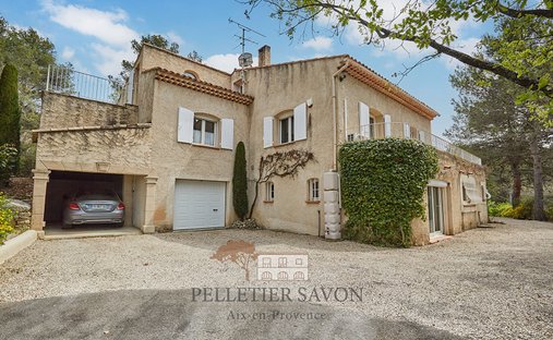 Villa in Grambois, Provence-Alpes-C�te d'Azur, France 1