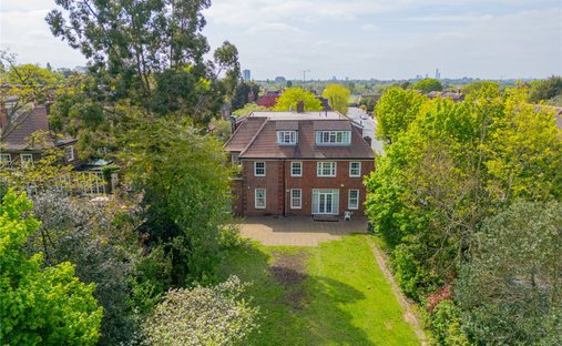 House in Barnet, England 1