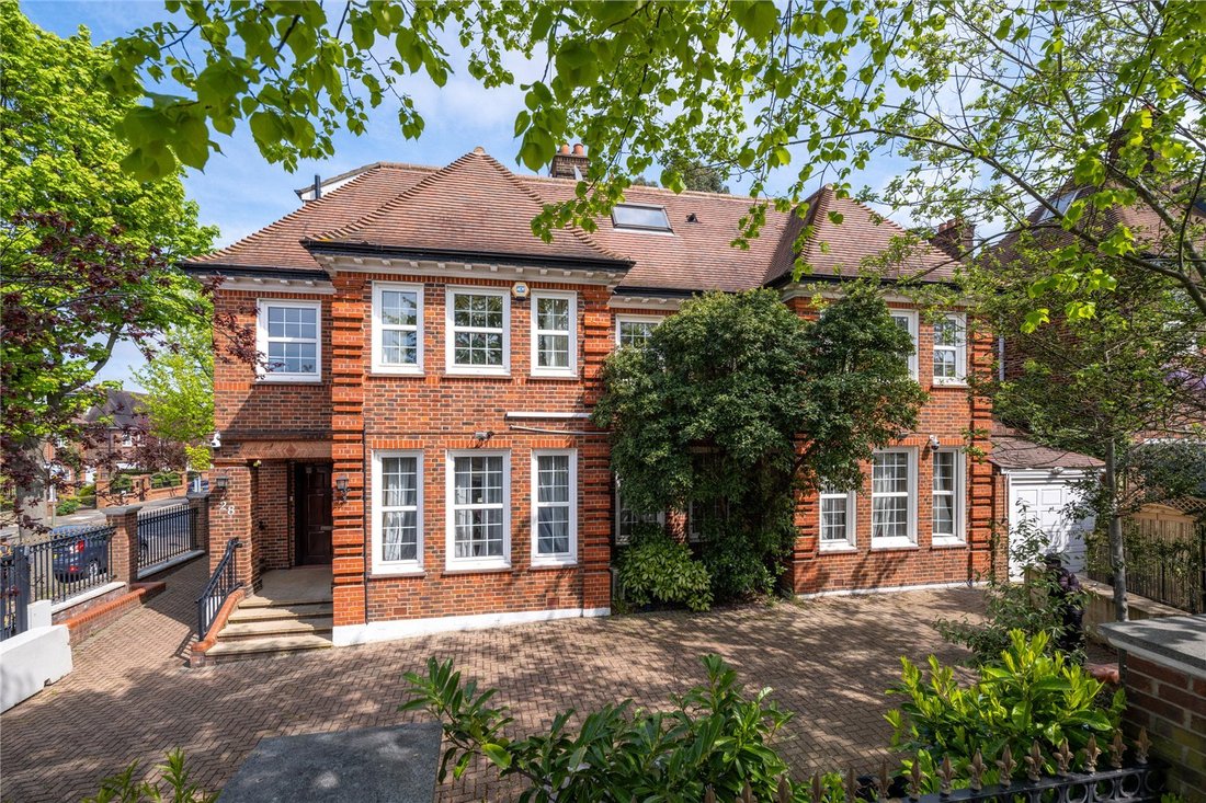 House in Barnet, England 2 - 15664294