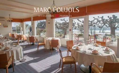 Castle for Sale in Sancerre, Centre-Val de Loire, France