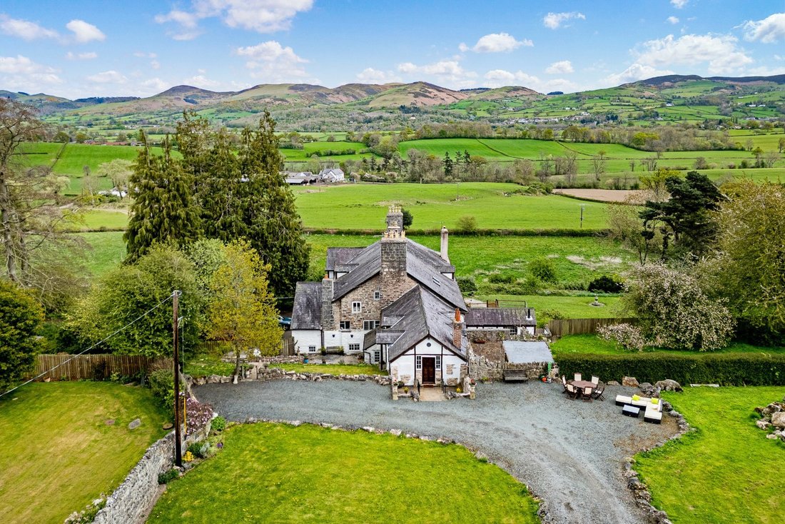 Llanfair Dyffryn Clwyd, Wales 5 - 15664214