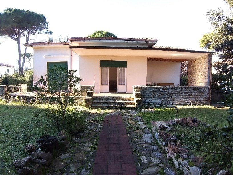 Villa in Tirrenia, Pisa, Italy 1 - 12567520