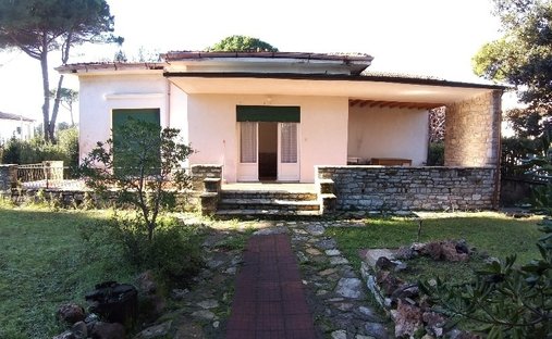 Villa in Tirrenia, Pisa, Italy 1