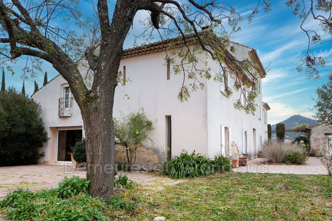 Villa in Séguret, Provence-Alpes-Côte d'Azur, France 2 - 15664380