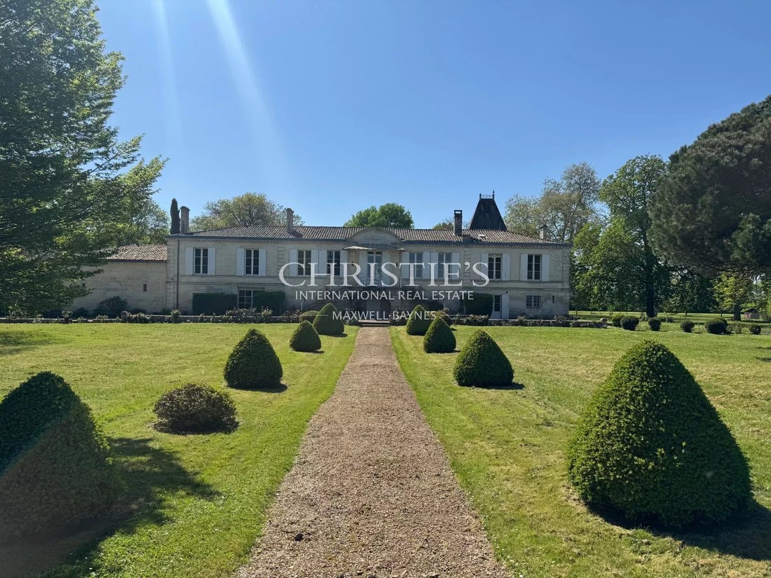 House in Fronsac, Nouvelle-Aquitaine, France 1 - 15664446