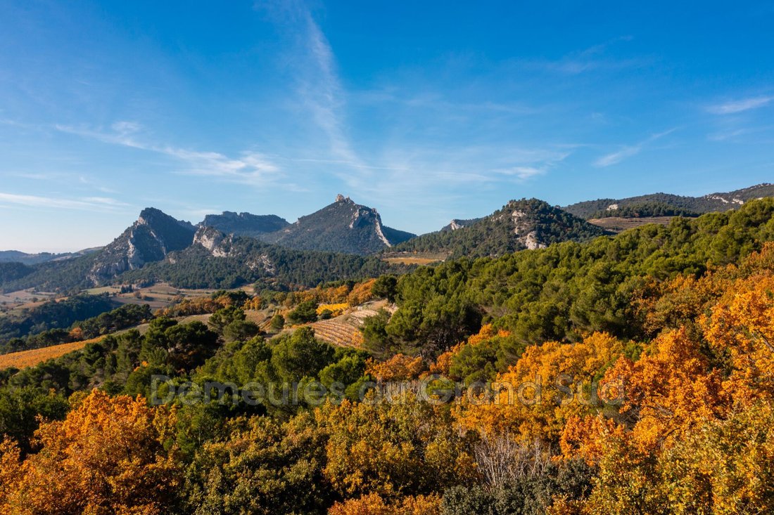 Villa in Lafare, Provence-Alpes-Côte d'Azur, France 2 - 15664425