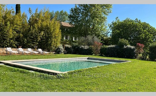 Villa in Orange, Provence-Alpes-Côte d'Azur, France 1