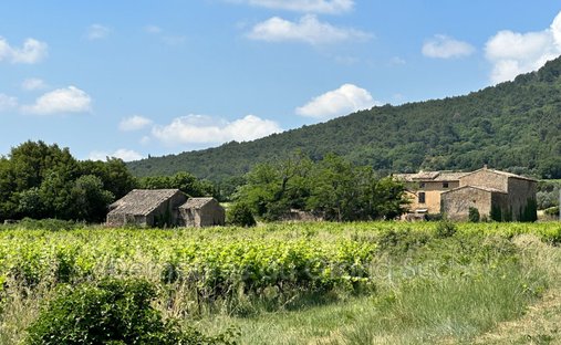Villa in Centre Ville, Laudun-l'Ardoise, France 1