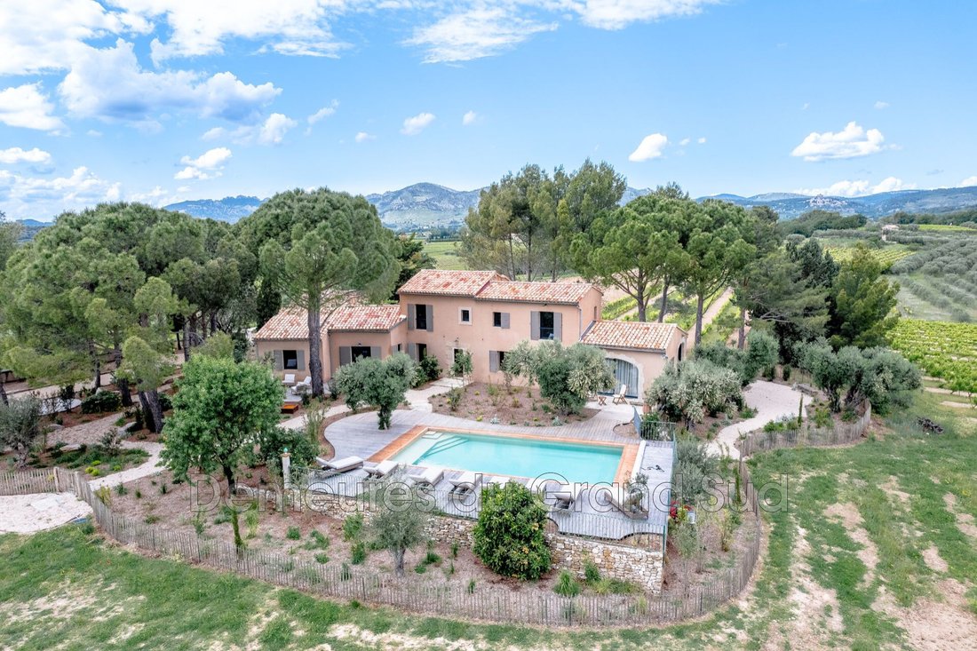 Villa in Beaumes-de-Venise, Provence-Alpes-Côte d'Azur, France 1 - 15664434