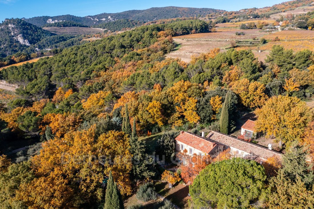Villa in Lafare, Provence-Alpes-Côte d'Azur, France 1 - 15664425