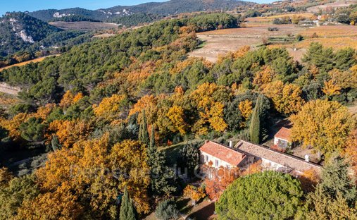 Villa in Lafare, Provence-Alpes-Côte d'Azur, France 1