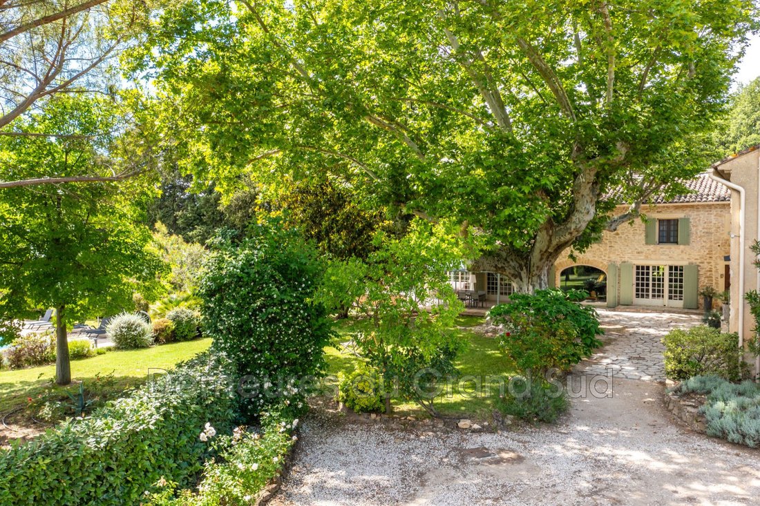 Villa in Beaumes-de-Venise, Provence-Alpes-Côte d'Azur, France 2 - 15664216