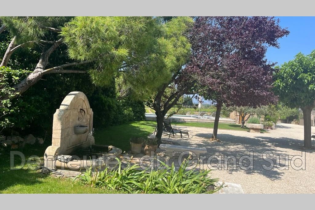 Villa in Châteauneuf-du-Pape, Provence-Alpes-Côte d'Azur, France 3 - 15664262