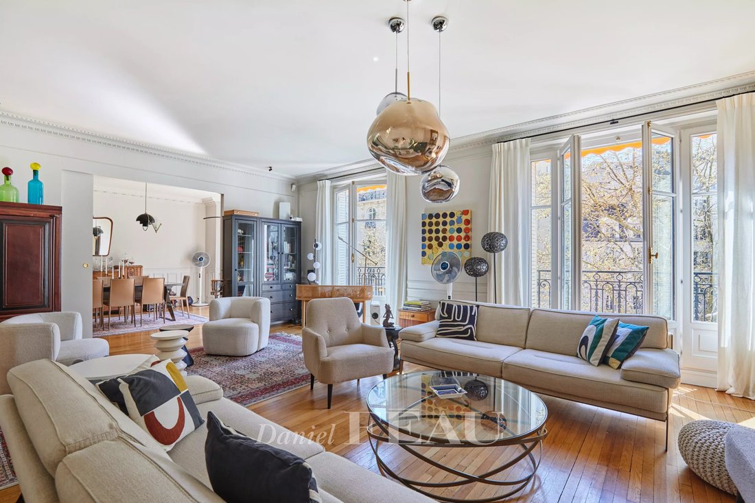 Apartment in Saint Thomas d'Aquin, Paris 7e Arrondissement, Paris 1 - 15664299