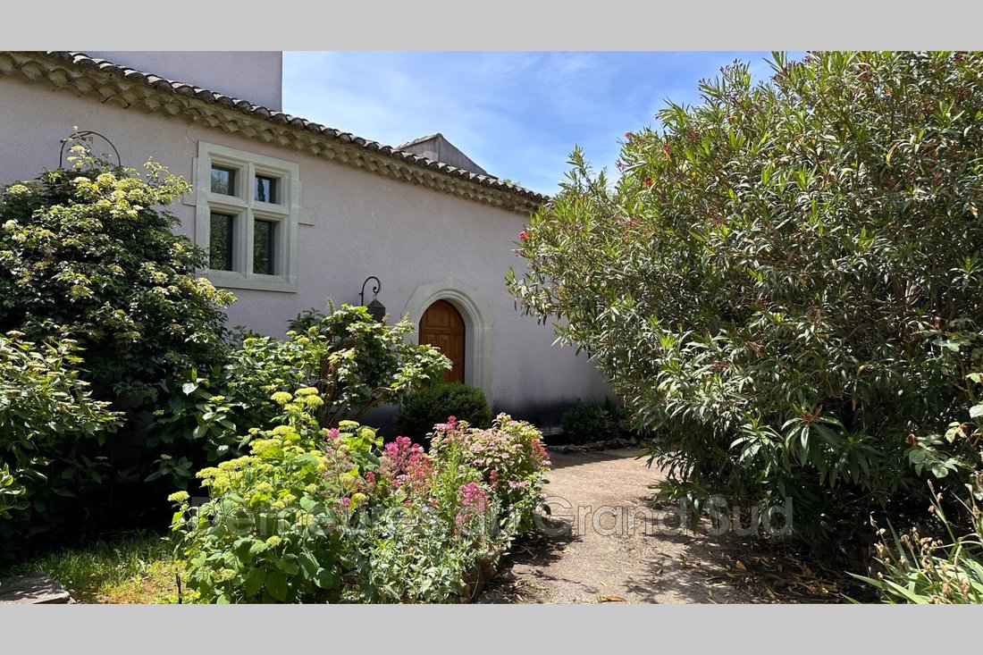 Villa in Séguret, Provence-Alpes-Côte d'Azur, France 1 - 15664380