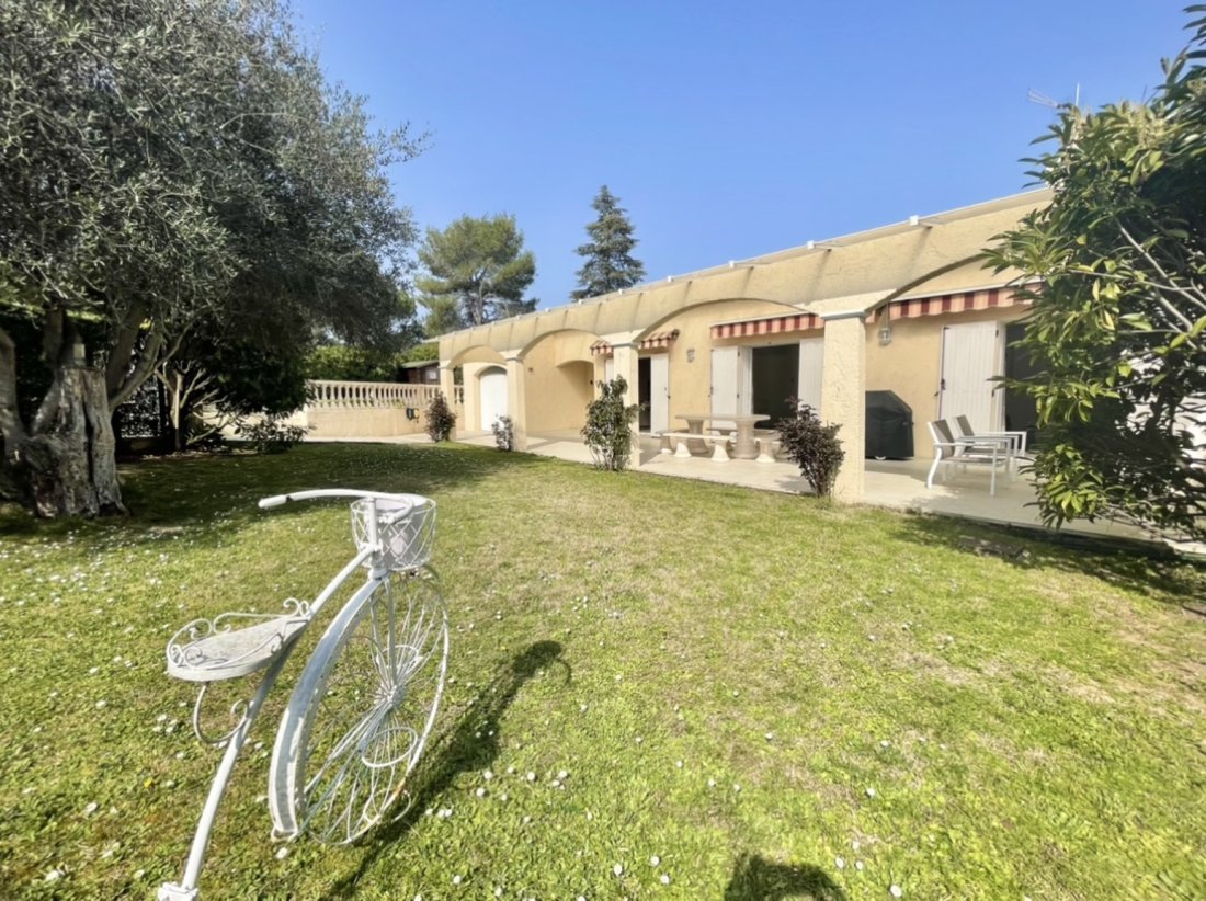 Villa in Mougins, Provence-Alpes-Côte d'Azur, France 2 - 15663736