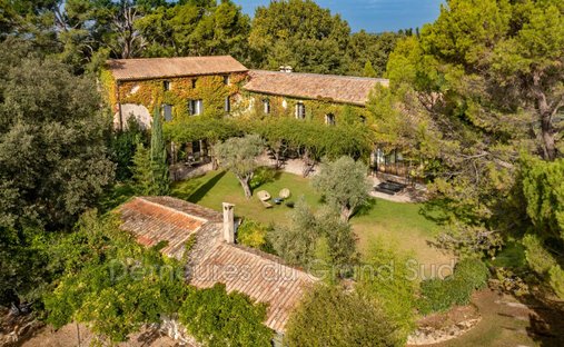 Villa in Loriol-du-Comtat, Provence-Alpes-Côte d'Azur, France 1