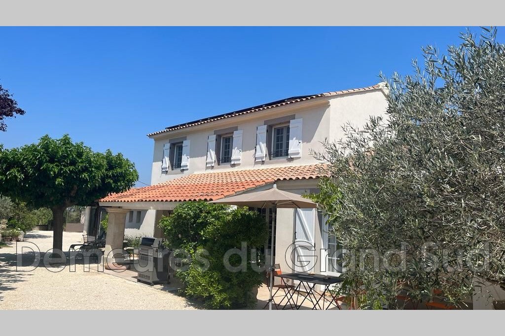 Villa in Châteauneuf-du-Pape, Provence-Alpes-Côte d'Azur, France 2 - 15664262