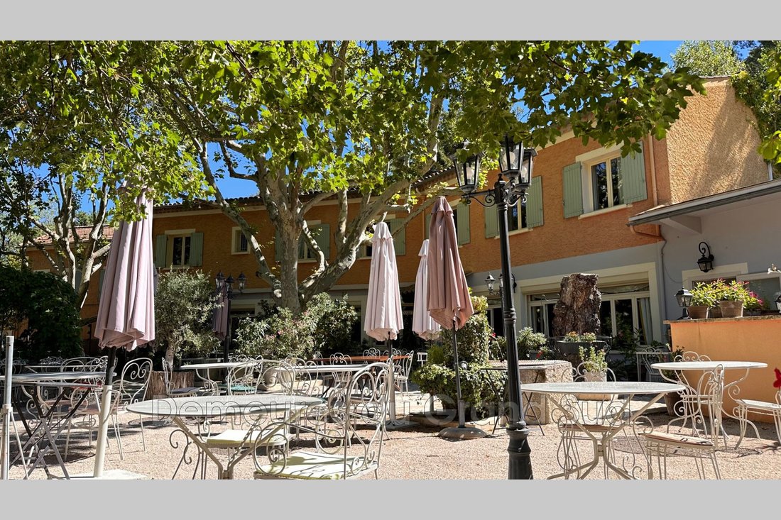 Villa a Gigondas, Provenza-Alpi-Costa Azzurra, Francia 1 - 15664397
