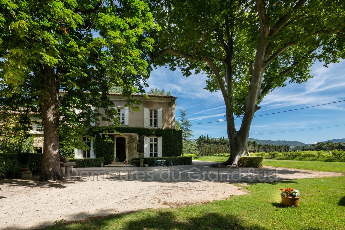 Villa in Gigondas, Provence-Alpes-Côte d'Azur, France 1 - 15664188