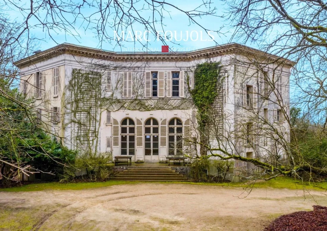 Castle in Chantilly, Hauts-de-France, France 1 - 13309100