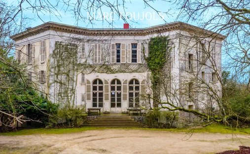 Castle in Chantilly, Hauts-de-France, France 1