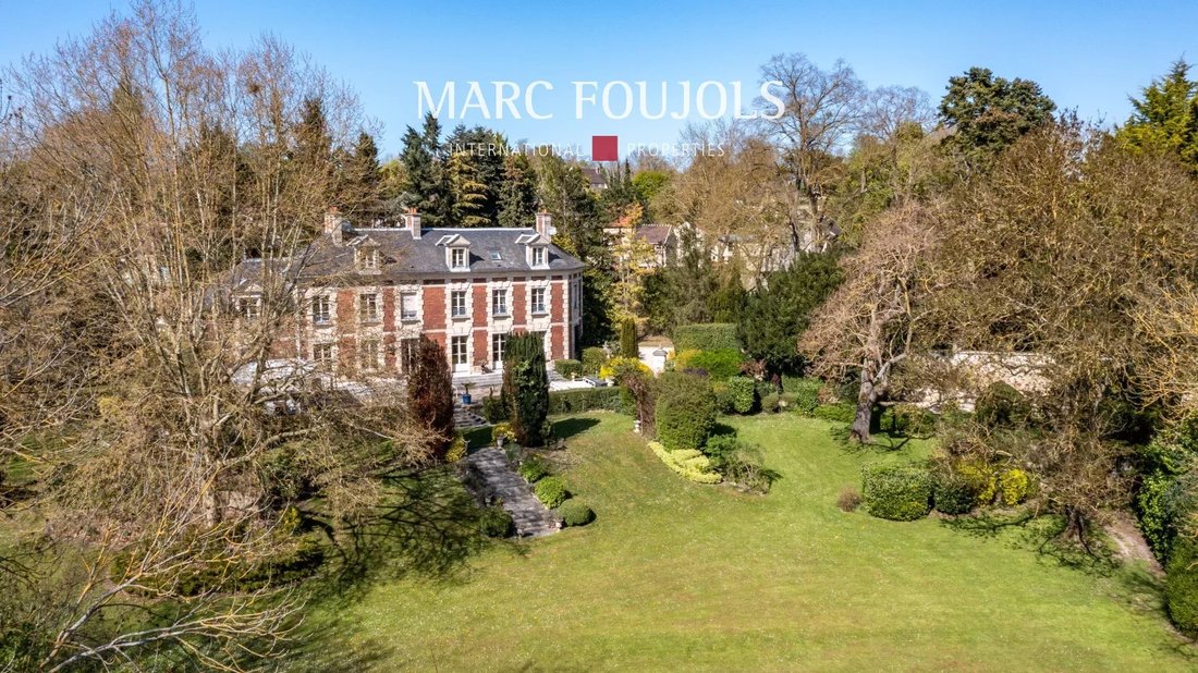 Estate in Chantilly, Hauts-de-France, France 5 - 15481024