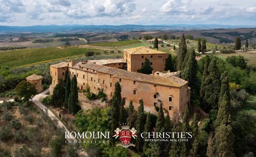 Schloss in Montalcino, Toskana, Italien 1