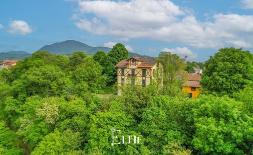 Villa in Cittiglio, Lombardei, Italien 1