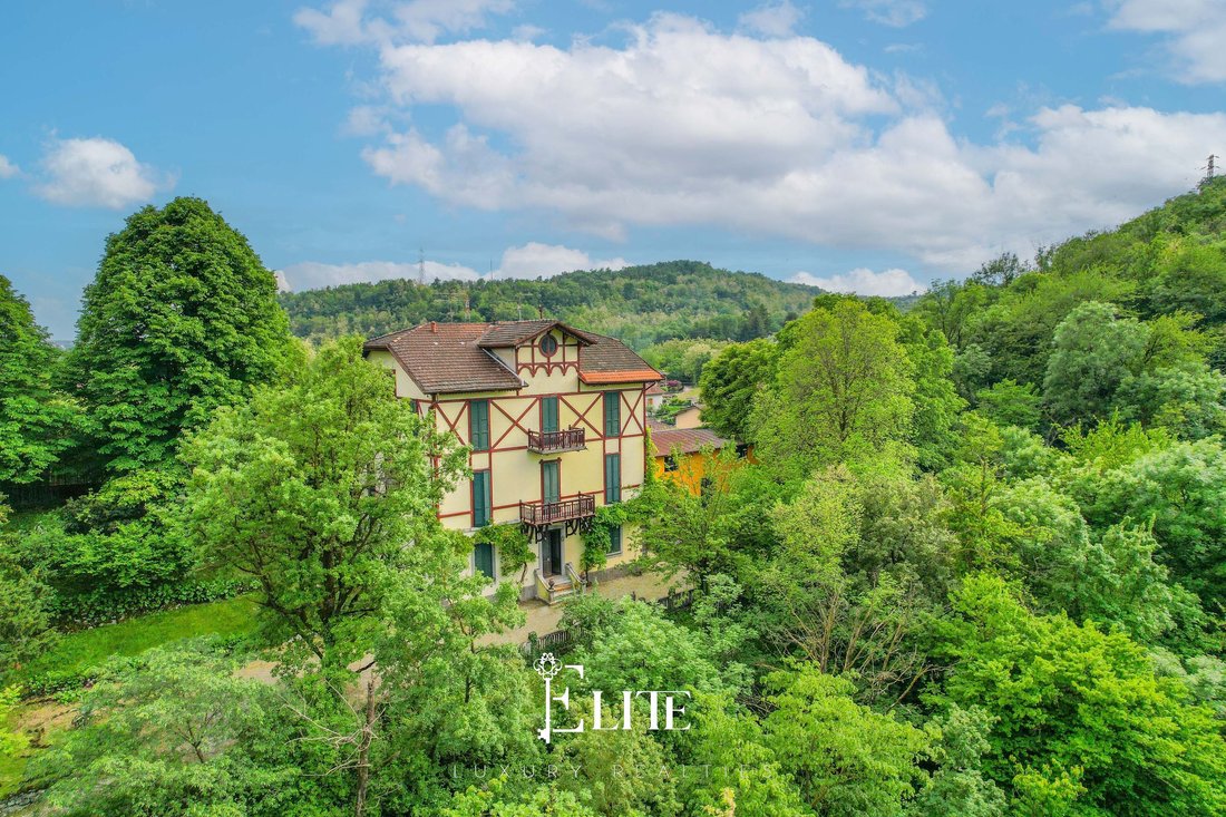 Villa in Cittiglio, Lombardy, Italy 2 - 15664827