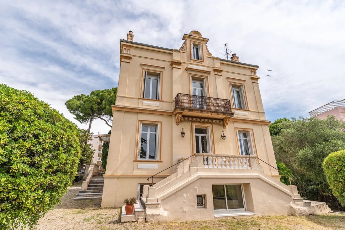 Villa in Cannes, Provence-Alpes-Côte d'Azur, France 2 - 15664619