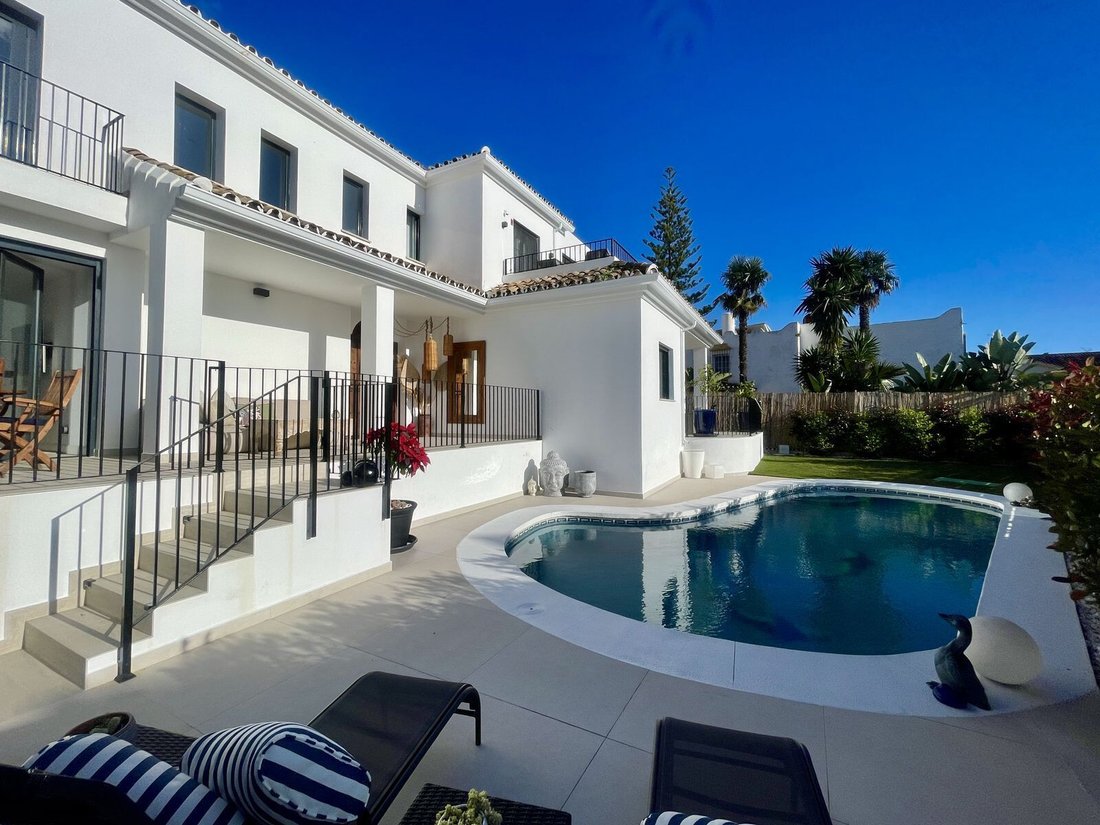 Villa in Guadalmina Alta, San Pedro de Alcantara, Spain 2 - 15664832