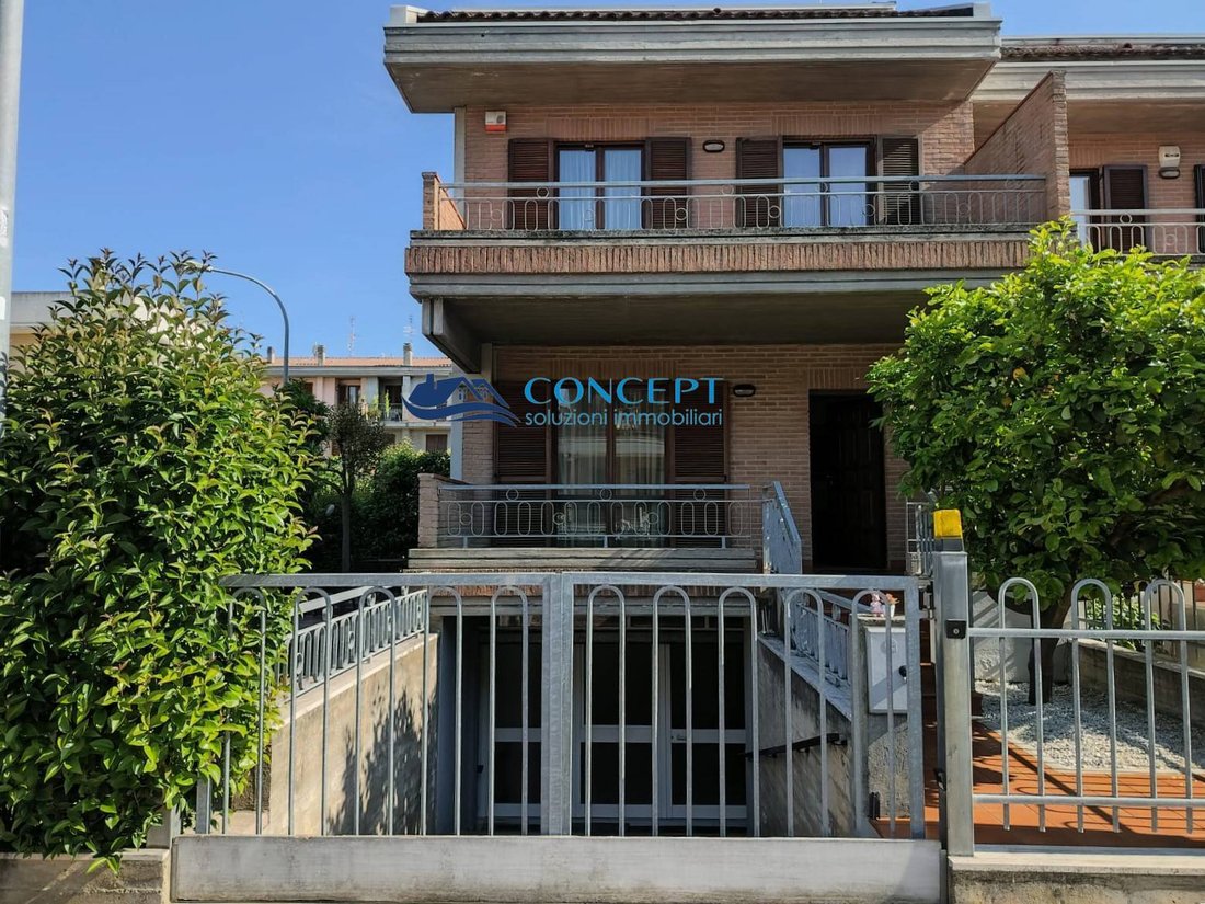 Villa in Porto d'Ascoli, San Benedetto del Tronto, Marche 2 - 15667912