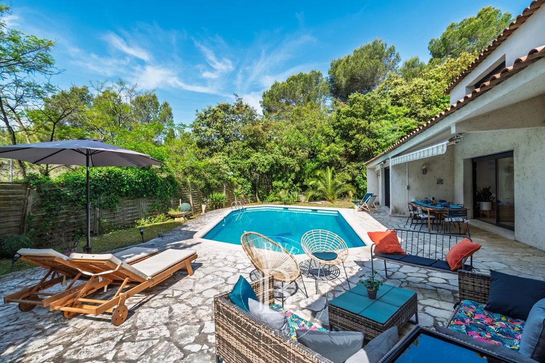 Villa in Sud, Roquefort-les-Pins, France 2 - 15666308
