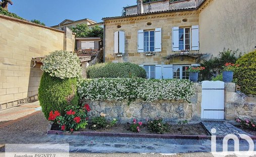 Castle for Sale in Langoiran, Nouvelle-Aquitaine, France