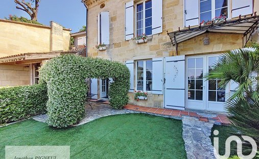 Castle for Sale in Langoiran, Nouvelle-Aquitaine, France