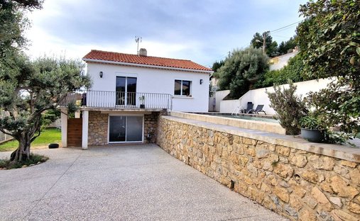House in Centre Ouest, Ollioules, France 1
