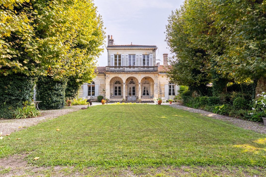 House in Hôtel de Ville-Quinconce-Saint Seurin-Fondaudège, Bordeaux, France 1 - 15669914