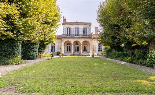 House in Hôtel de Ville-Quinconce-Saint Seurin-Fondaudège, Bordeaux, France 1