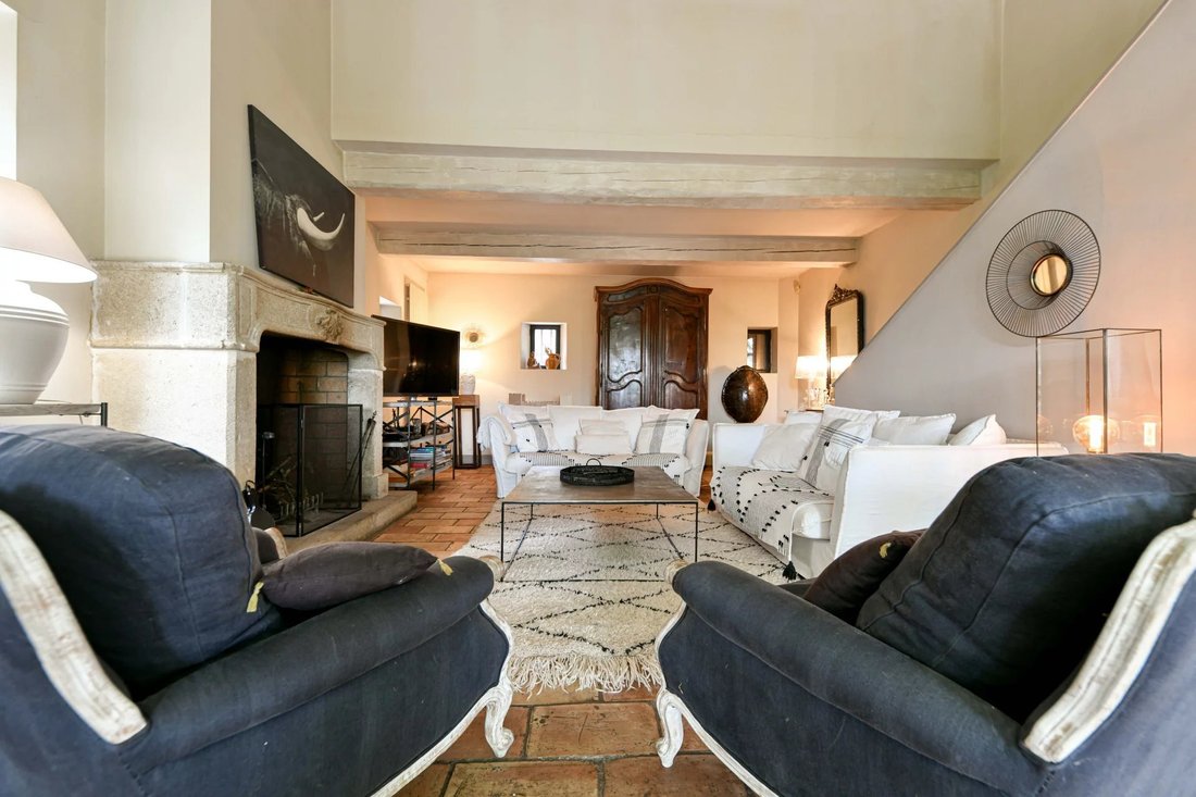 Estate in Uzès, Occitania, France 5 - 15666065