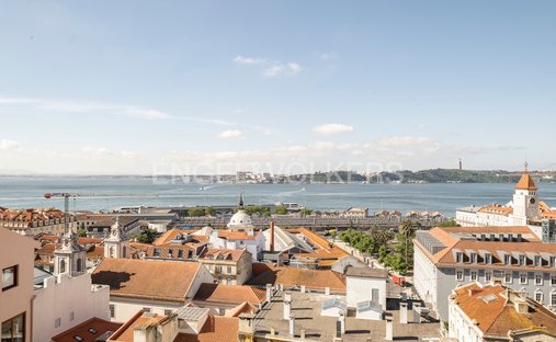 Apartment in Misericordia, Lisbon, Portugal 1