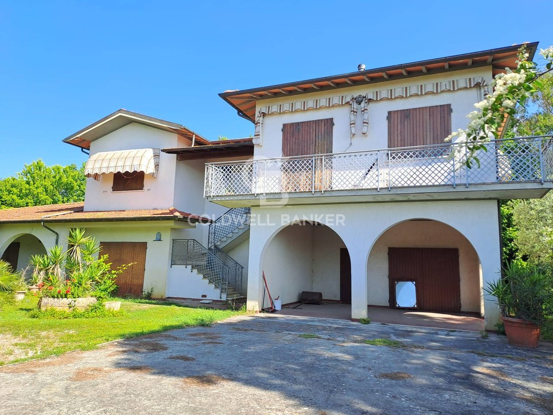Villa in Motrone, Pietrasanta, Italy 1 - 15667959