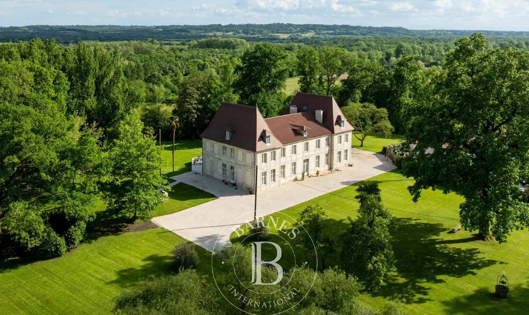 Near Dax, Beautiful 5 Hectare Estate Just 25 Minutes From Hossegor And The Beaches