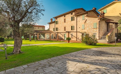 Villa in Seravezza, Tuscany, Italy 1