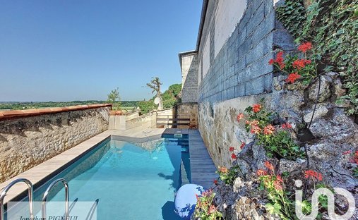 Castle for Sale in Langoiran, Nouvelle-Aquitaine, France