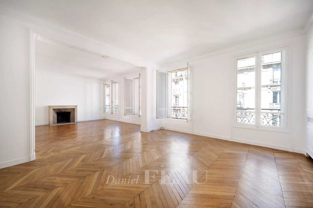 Apartment in Ecole Militaire, Paris 7e Arrondissement, Paris 4 - 15666596